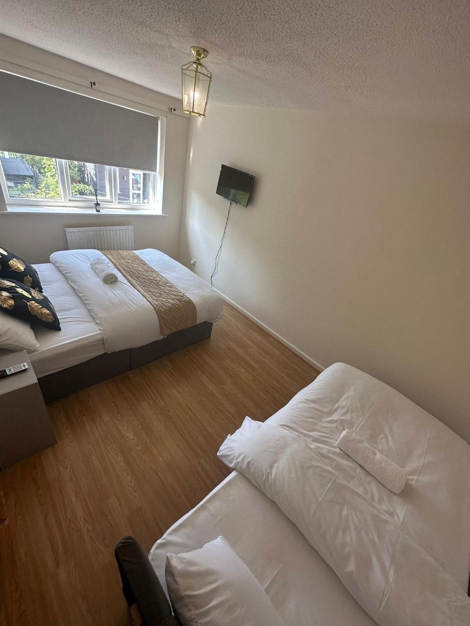 3 Bedroom Apartment Close To Manchester City Stadium And Coop Live Exterior photo