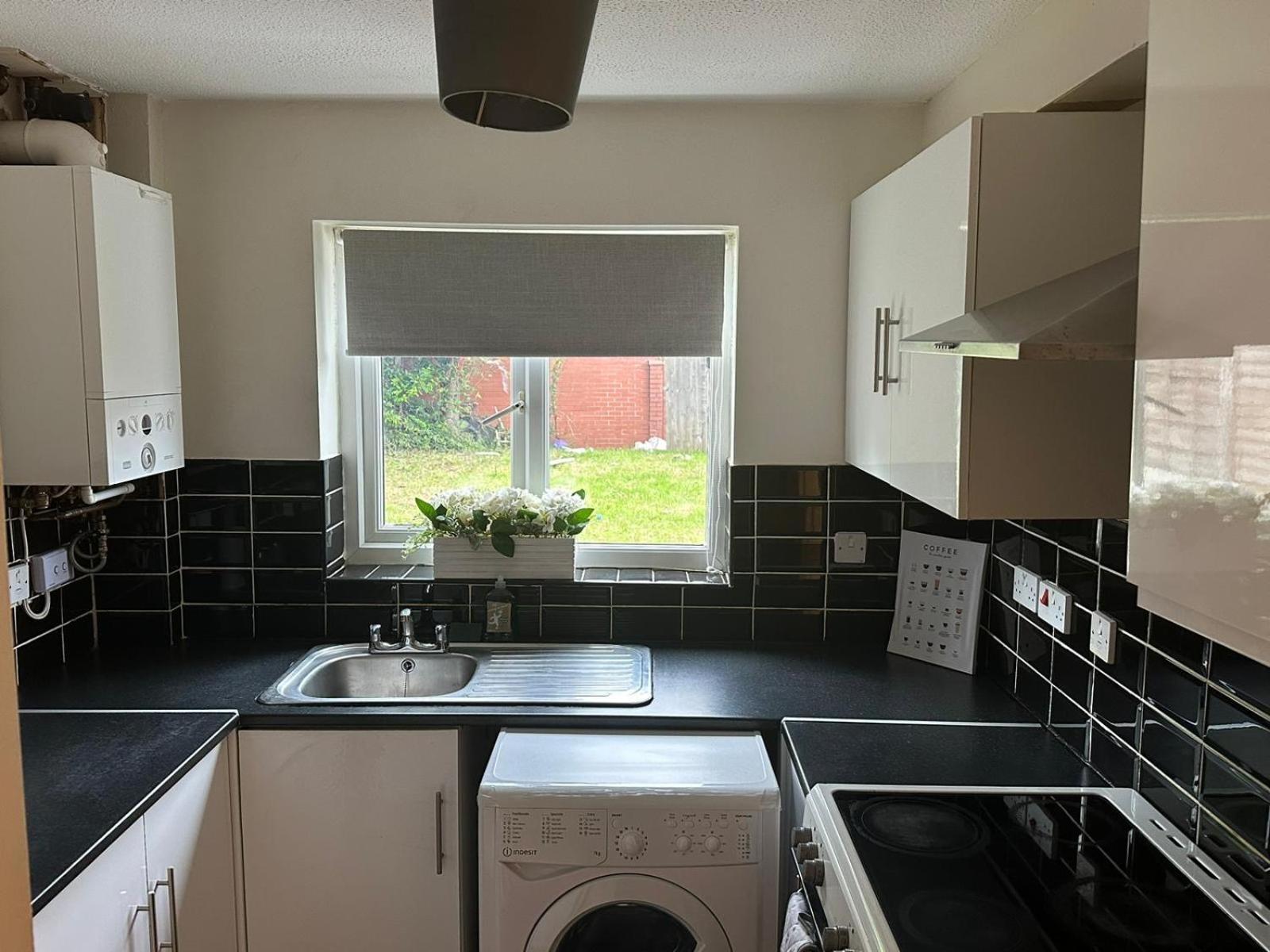 3 Bedroom Apartment Close To Manchester City Stadium And Coop Live Exterior photo